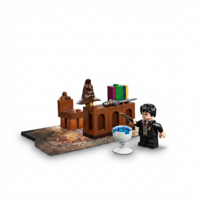 TOYOOS Wizard Study Room Building Blocks Set with Mini Figure, Creative Magic Classroom Construction Toy for Kids, Educational DIY Brick Set, Gift for Boys & Girls 6+ Years